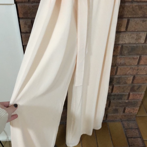 🆕Gorgeous crepe cream jumpsuit❤️New with tags⭐️ - Picture 5 of 10